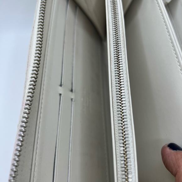 Louis Vuitton Cream Vernis zippy Wallet - Picture 7 of 12